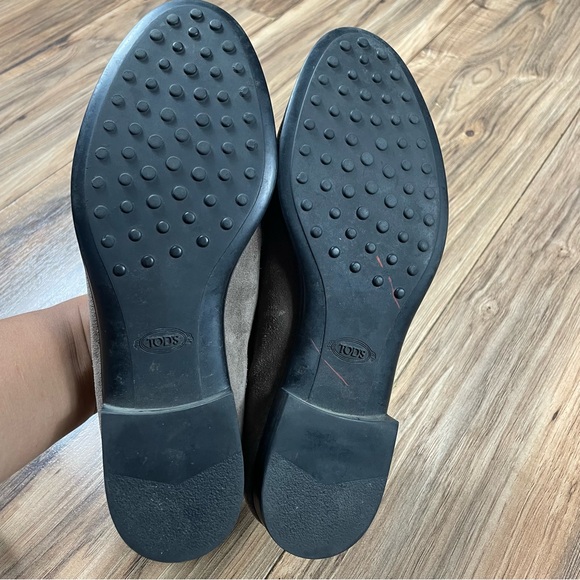 TOD’S Loafers Slip On Gold Hardware Brown Suede Size 8.5 Women’s - Picture 9 of 9